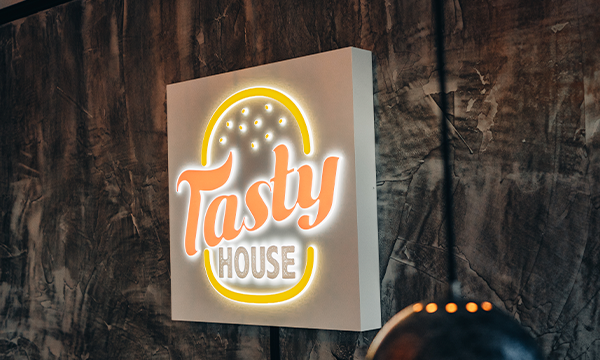 Tasty House Logo